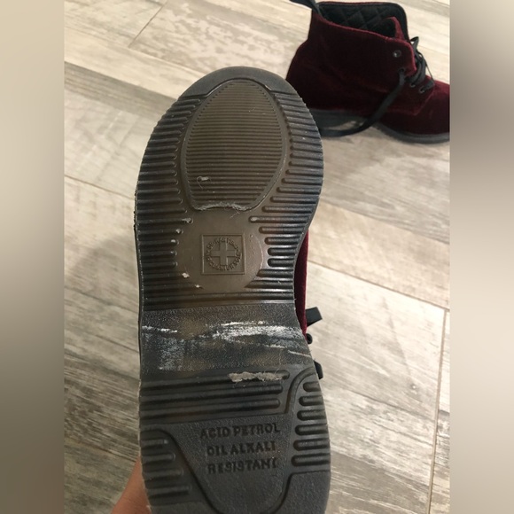 Doc Martens Combat Ankle Boots Red Velvet Brocade Lace Up Lana Women 6M 7L - Picture 4 of 8